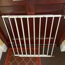 Baby safety gate come with all fitting 
Good condition 
Been a great use keeping kids safe 
Been clean and disinfectanted 
Could do with another clean 
Pet free smoke free household 
£10 no offers 
Rotherham
