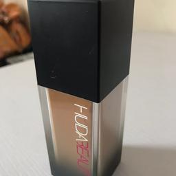 Huda Beauty Foundation in the shade Brown sugar. 
Only been used around 2-3 times in very less amounts.
Around 90+% remaining. 
RRP £26
💫