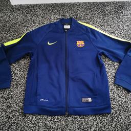 Nike Barcelona Tracksuit Top Size 122-128 Cm ( Age 7-8).

Condition is Used.

Good Condition

From smoke free and pet free home.