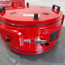 Brand new machine, great for cooking a variety of foods chicken, pizzas calzones etc..
in a lovely red colour
comes with large opening doors and a large round tray!