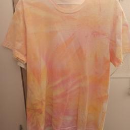 Verkaufe Tie Dye Shirt in Grösse M/L
Farbenmix orange/rosa
*handmade*
:) Hoffe, dass es Euch gefällt. 
@made in Germany