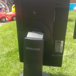 Samsung large computer monitor. No cables.