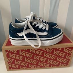 Children’s vans
Youth size 10
Only worn 2 times
In perfect condition with box
