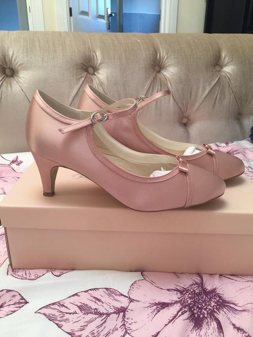 Buy & Sell Warwickshire Nuneaton and Bedworth - Photos for Pink satin shoes