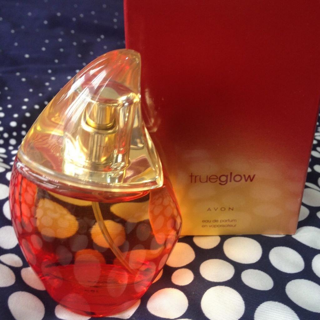 Rare Gold
Rare Pearl
True Glow

each is a 50ml eau de parfum spray  

all brand new but True Gold has plastic seal around it.

believe these are rare and discontinued and selling in eBay for around £20+