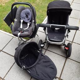 Quinny buzz full travel system with basinette. Condition is Used. Collection in person only from Loughton, Essex.
All is in good , tidy conditions. The only thing that handle on Buggy has broken mechanism to adjust but you can still do that by using something like screwdriver to adjust.