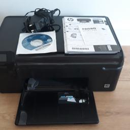 Verkaufe diesen Drucker und Scanner von HP. 
Funktionen: Farbdruck, Scannen, Kopieren, Druck auf Briefumschlägen, Fotopapier, Transparentfolien etc möglich.
Installations-CD, Stromkabel und Bedienungsanleitung sind vorhanden.