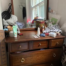 Chest of drawers
Good condition