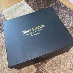 Brand New Juicy Couture Black Label Rosa Sock Trainer
A couple of marks where they were tried on, indicated on photos.
Size UK 6
Collection only from Sheldon B26