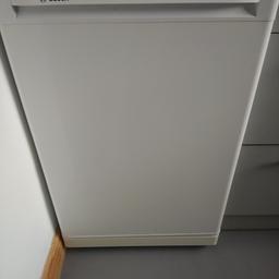 Bosch under the counter fridge
Very good condition no cracks to trays or seal