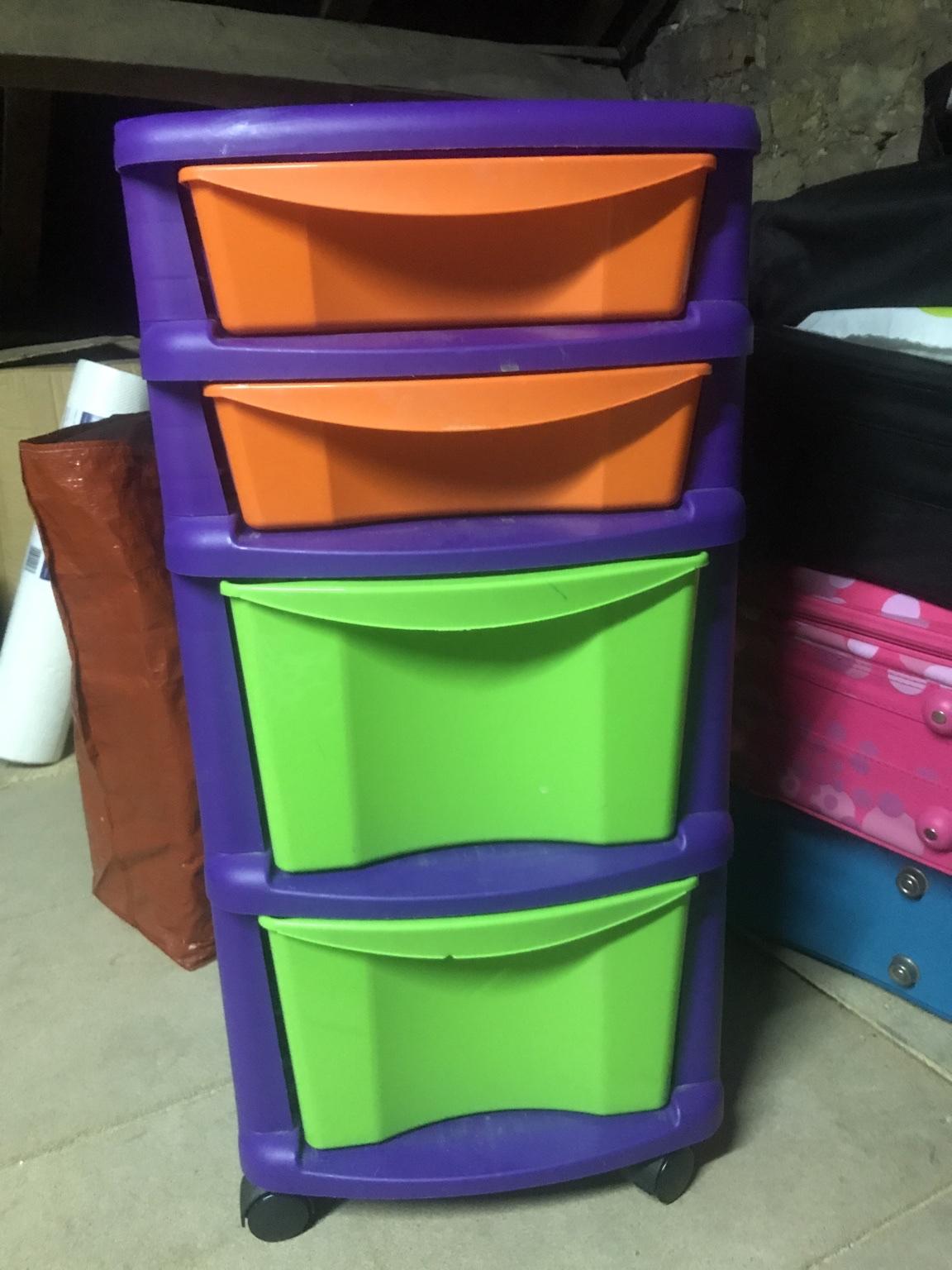 Crayola 4 drawers on wheels in SM1 London for £6.00 for sale | Shpock