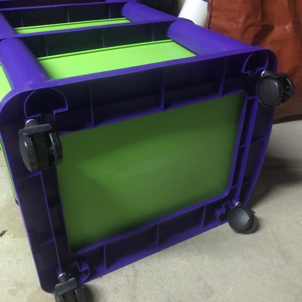 Crayola 4 drawers on wheels in SM1 London for £6.00 for sale | Shpock