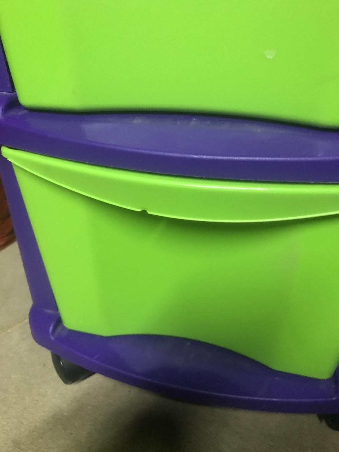 Crayola 4 drawers on wheels in SM1 London for £6.00 for sale | Shpock