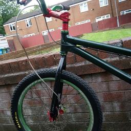 Custom jump bike

24/2.40 inch tyre

Single speed

Front hydraulic (fluid) disc brake, need fluid.

Back hydraulic U BRAKE.

Ripped seat, not expensive to replace.

No rust

Sold as seen

Collection from m15