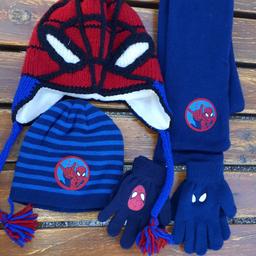 Spiderman Set
2 Hauben
2 paar Handschuhe
1 Schal