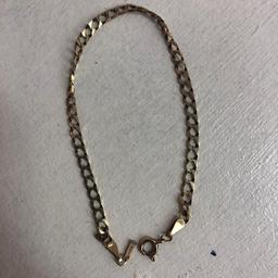 This is a solid 9 ct gold flat curb link bracelet . 
It measures a generous 8 “  and weighs 2.4 grams . 
PayPal welcomed 
Postage £6.70 tracked insured and signed for . 
Please check my other items and reviews for confidence