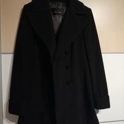 Mantel wurde nur 2x (zur hochzeit) getragen.
gr. 40, schwarz, wie neu
preis verhandelbar