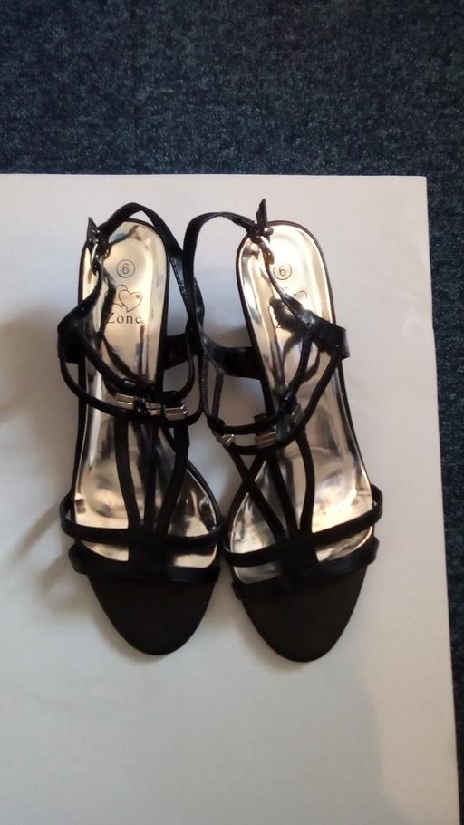 Buy & Sell West Midlands Sandwell - Photos for Strappy black Shoes