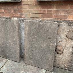 4 large paving slabs. Size approx 61cm x 92xm. Some slabs still have some hardcore on the back.
Collection Coleshill B46 3.