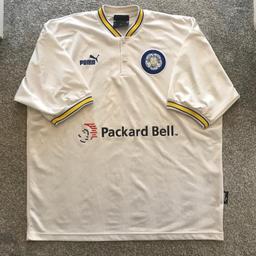 Leeds United Shirt
Size XL
Excellent condition for age
Slight rip in tag but won’t see once wearing it