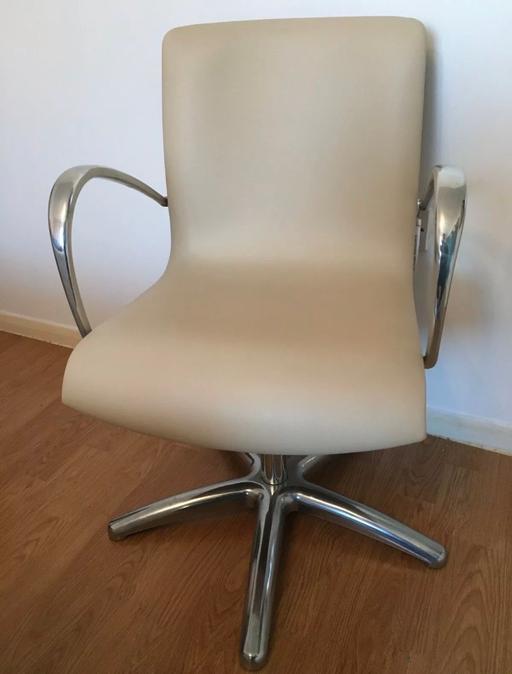 Buy & Sell Somerset Burnham-on-Sea - Somerset - Photos for Stylish Cream Carlotta Wood rotating chair