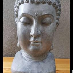 Großer Buddha - Kopf aus Polyserin in grau zu verkaufen.
Wurde nur kurz dekoriert, wie NEU!!
Höhe ca. 46 cm 
Bitte nur Abholung!