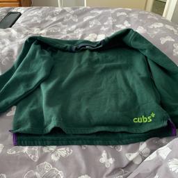 Cubs jumper size 36
Cubs t-shirt size 34
Good condition
Pick up only
