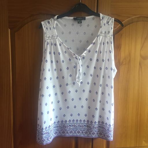 Buy & Sell West Midlands Walsall - Photos for Sleeveless top size 16