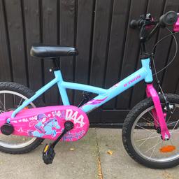 Girls 16” bike. btwin wendy pony model. Very good condition. Hardly used before daughter has outgrown it. Has removable basket and bell. Over £100 new. Welcome to view it.