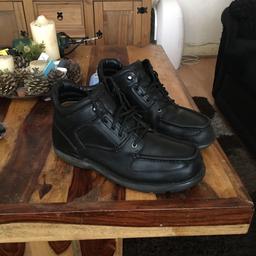Rockport xcs boots size 9,a good polish will do wonders for them