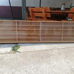 Verkaufe selbst gefertigten Setzkasten aus Massivholz in Erle mit Plexiglas Scheiben

Maße 225 x 52 x 9

Fächer maße ca. 53 x 6 x 8,5

Nur an Selbstabholer
