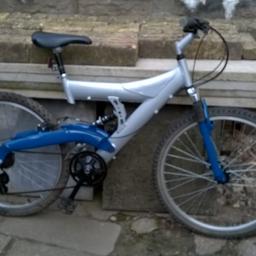 Silver fox Mountain bike
Silver and blue
Wheels are 26 inch
Speed is 18
Frame is 19 inch
£50 no offers thanks
Any questions please contact me on 07772893681 thanks Stephen packmoor area
Collection only thanks