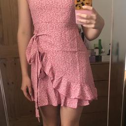 A beautiful, flattering dress!
SHEIN 

Size small, would fit size
8/10