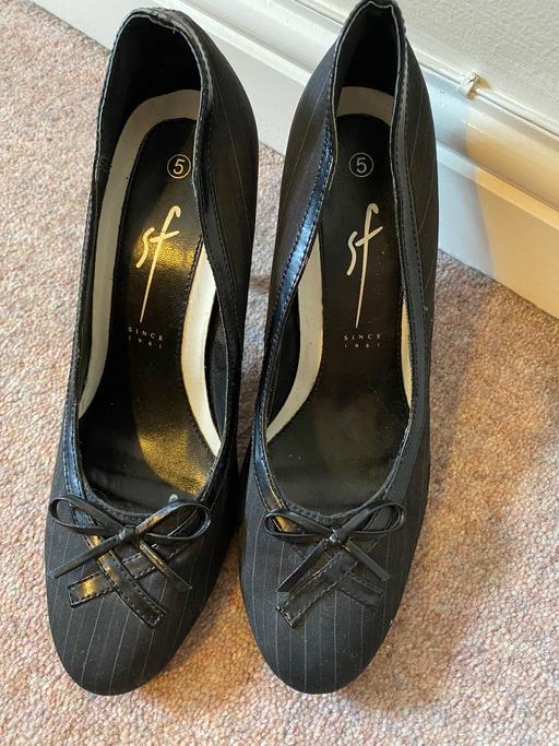 Buy & Sell West Sussex Chichester - Photos for Pin striped shoes