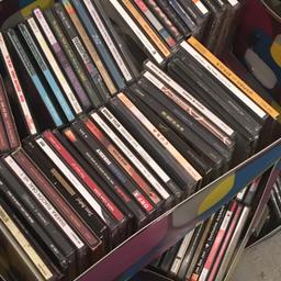 CD-Sammlung diverser Stile in Topzustand
