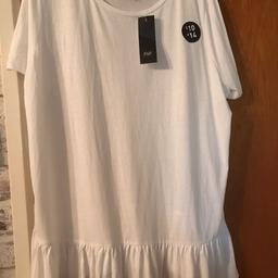 ivory summer tea shirt weight tunic top perfect over leggings/jeans etc
originally buught from tesco’s range
never worn still with tags
length -73.5cm
sleeve seam length-5 cm

collect safe distancing OR
post via royal mail - £3.10 extra

paypal preferred
