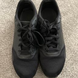 Nike black size 6
Worn but not knocked about
Cash only on collection only