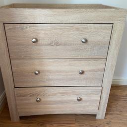 3 deep drawers and an integral changing area for babies. No marks. Like new. Can be took like they are or can be dismantled, comes with instructions to put up. £30 collection goldthorpe.