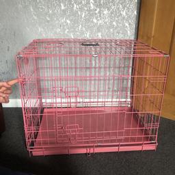 Hi I’m selling a pink medium dog cage suitable for a small to medium dog in very good clean condition only used twice reason for selling has my puppy doesn’t like it and wants to sleep with my other dog collect only will accept reasonable offers collect only motthingham se9 4ld