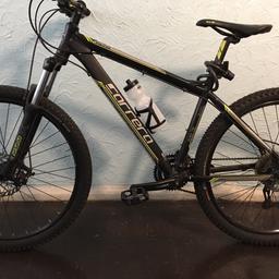 Carrera Vulcan mountain bike
Few marks 
Rear brake works but might need bleeding 
All gears work 
New back tyre and wheel and chain fitted
In no rush to sell so no low offers please
24 gears
27.5” wheels