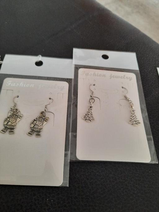 Buy & Sell Essex Southend-on-Sea - Photos for Christmas earrings