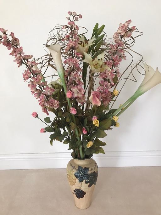 Buy & Sell Worcestershire Bromsgrove - Photos for Silk flowers and vase