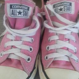 Scarpe di tela "Converse All Stars" colore rosa/bianco. Stringate. Usate ma ancora in buono stato. Numero 37.
