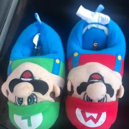 Super mario sleepers size 08 in good condition