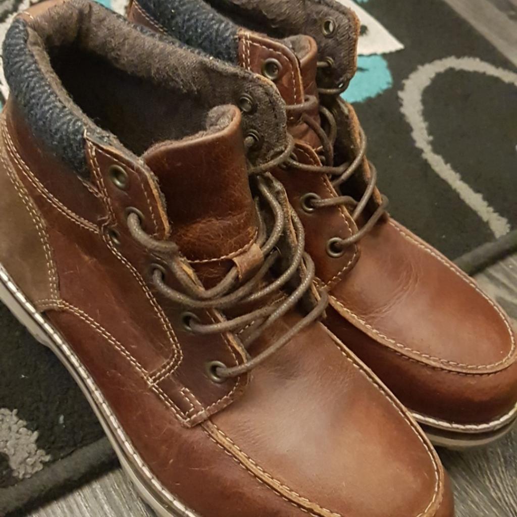 Boots for Kids
Size 4