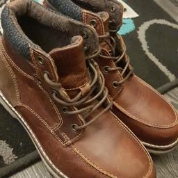 Boots for Kids
Size 4
