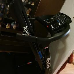 Verkaufe ein selten benutztes Laufband von Reebok.
Es hat verschiedene Funktionen. (siehe Bild)

Keine gebrauchsspuren.
Np. : 1400€
Vp.: 890€ vhb

Nur selbstabholung.
