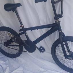 Black bmx bike
Used but in really good condition
Message me if you have any questions regarding this item