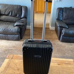 4 wheel suitcase 18 inch high x 13inch wide x 7inch with combi lock
Collection only
Cabin bag
Light weight