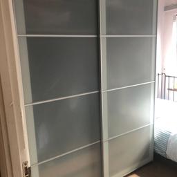 Good as new. Buyer to dismantle and collect from Basildon.

Height 200m
Width 150m
Depth 63m

Inside layout: 2 shelves at top/Hanging rail/2 small drawers at bottom - same on both sides.